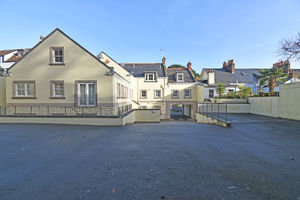 - click for photo gallery